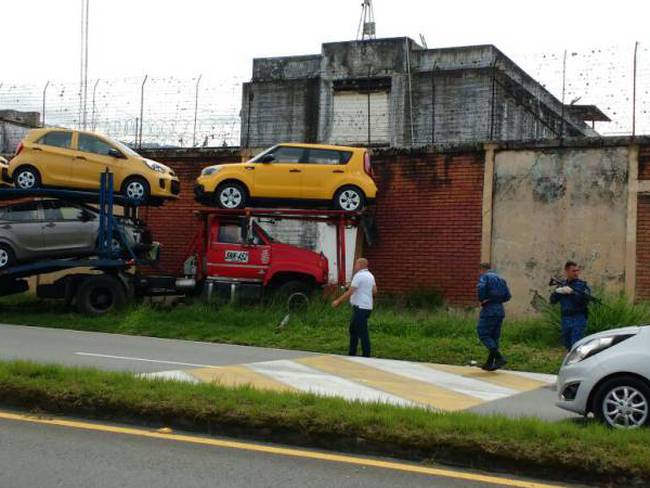 Un muerto y daños materiales en la cárcel de Calarcá, dejó aparatoso accidente de tránsito