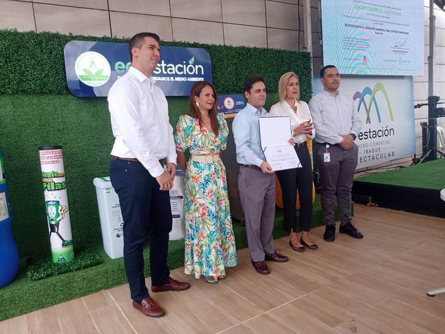 El Centro Comercial La Estación de Ibagué recibió certificación oro por desempeño ambiental