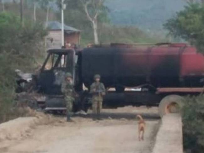 Queman camión en la vía Zaragoza-Remedios, Nordeste de Antioquia