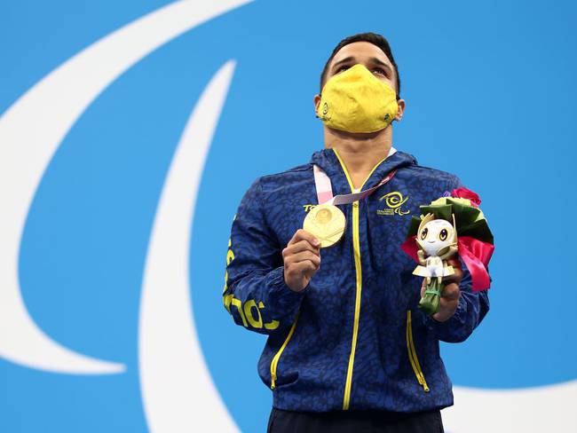 Carlos Daniel Serrano y su medalla de oro en los Paralímpicos de Tokio