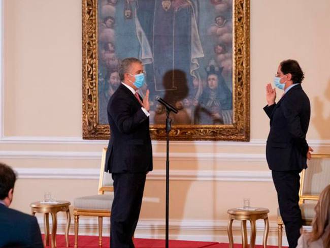 El presidente Iván Duque le pidió al nuevo ministro estabilizar las finanzas de la Nación