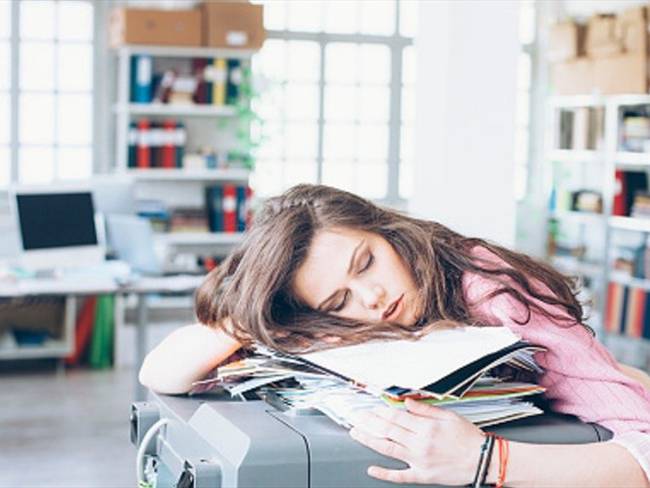 Según estudio dormir siesta aumenta la felicidad y la capacidad de tomar mejores decisiones. Foto: Getty Images