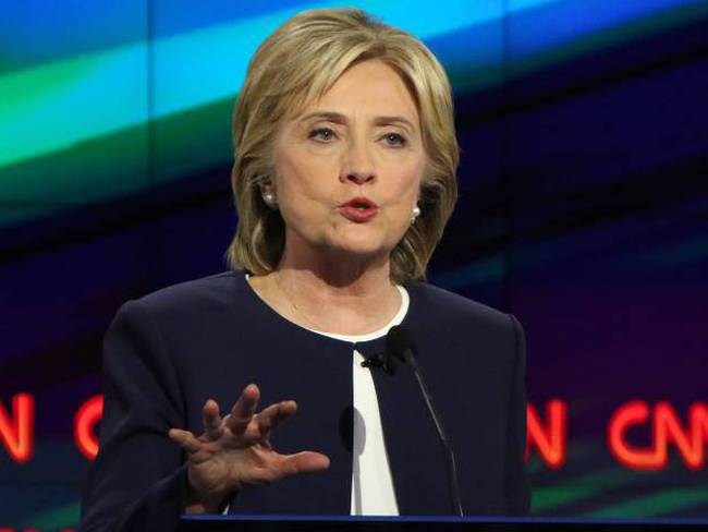 Hillary Clinton, favorita en el primer debate demócrata