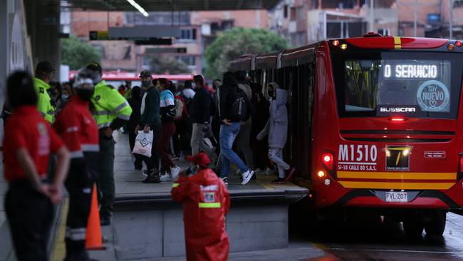 Concejal Bogotá: delincuentes aprovechan fallas para robar en TransMilenio