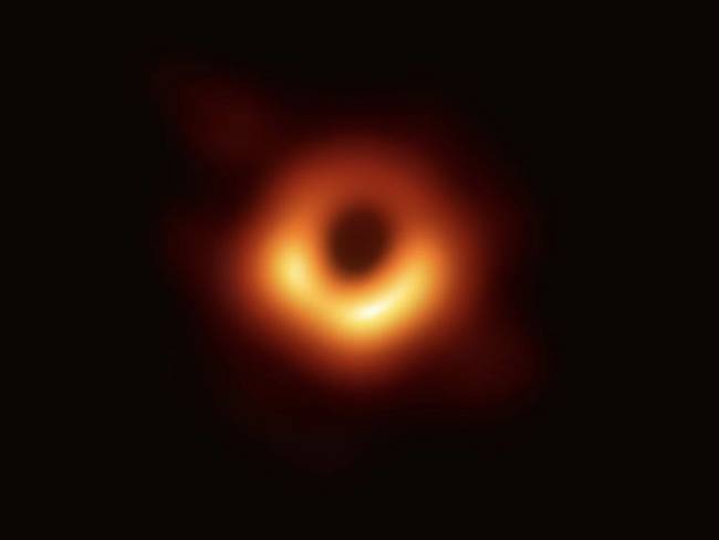 Puerta: Imagen del agujero negro nos permite comprender mejor el Universo