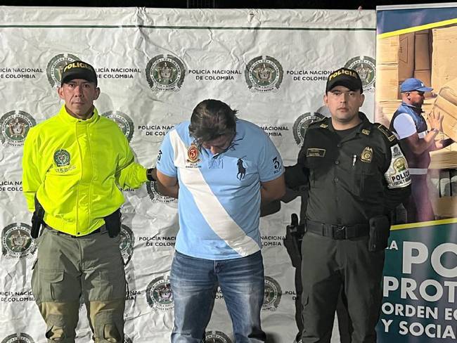 Jaime Alejandro Zafra Gutiérrez capturado en Medellín. Cortesía: Policía Fiscal y Aduanera.
