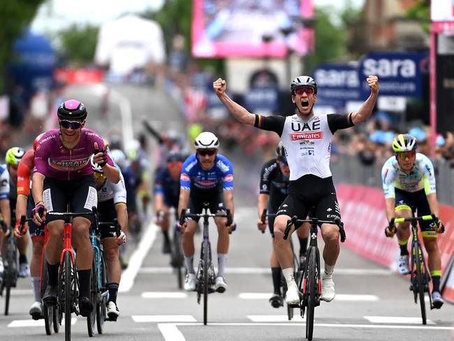 Pascal Ackermann celebra la victoria en la etapa 11 del Giro de Italia. (Photo by Tim de Waele/Getty Images)