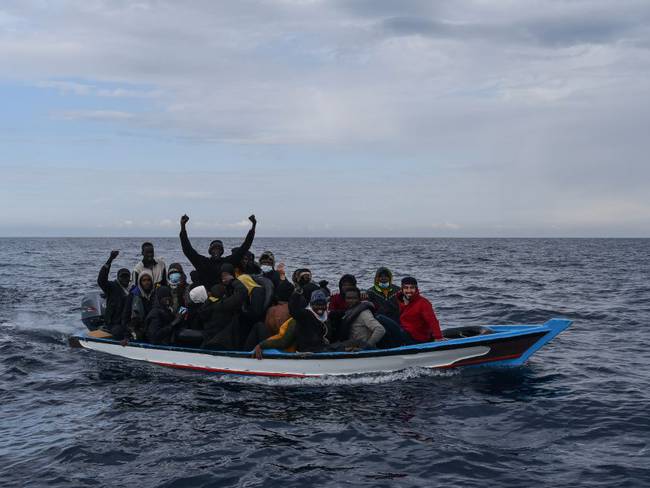 Rescate de una embarcación en el Mediterráneo por parte de la ong Open Arms