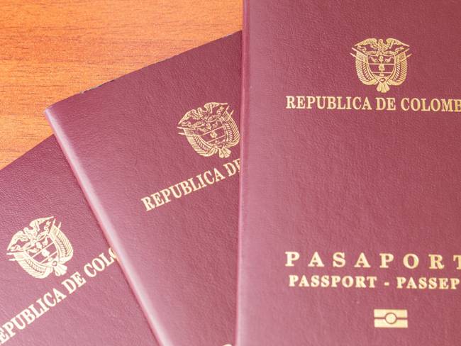 Pasaporte colombiano // Foto: Getty Images