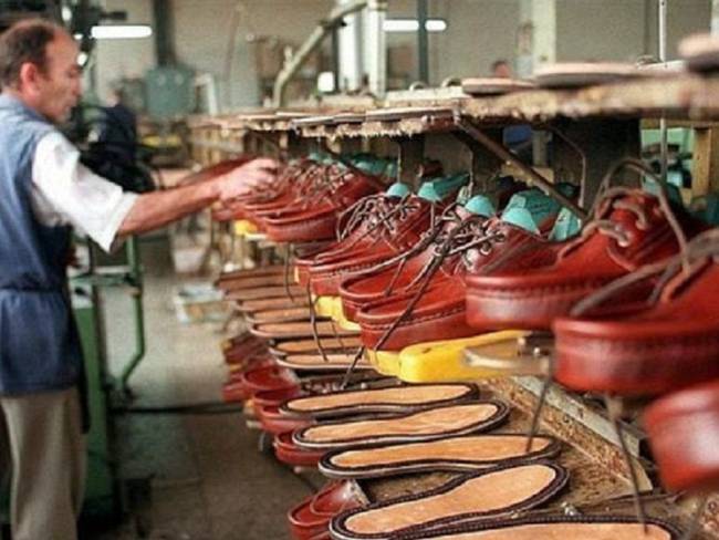 Peleteros reconocen aumento de precios en materia prima para calzado