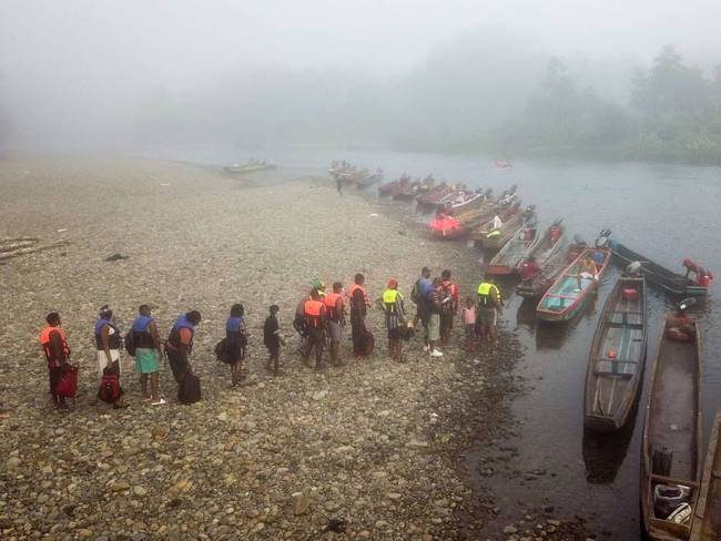 Transporte de migrantes que cruzaron la selva del Darién hacia Panamá.             Foto: Getty 