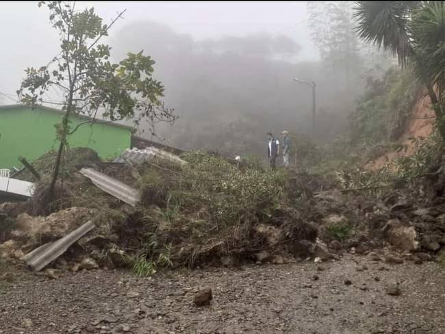 Afectaciones por derrumbes e inundaciones, tras las fuertes lluvias en Nariño, Antioquia. Cortesía: Alcaldía de Nariño.