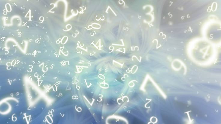 Numerología, números sobre el fondo de una abstracción hecha a partir de una fotografía, con un efecto de torsión (Getty Images)
