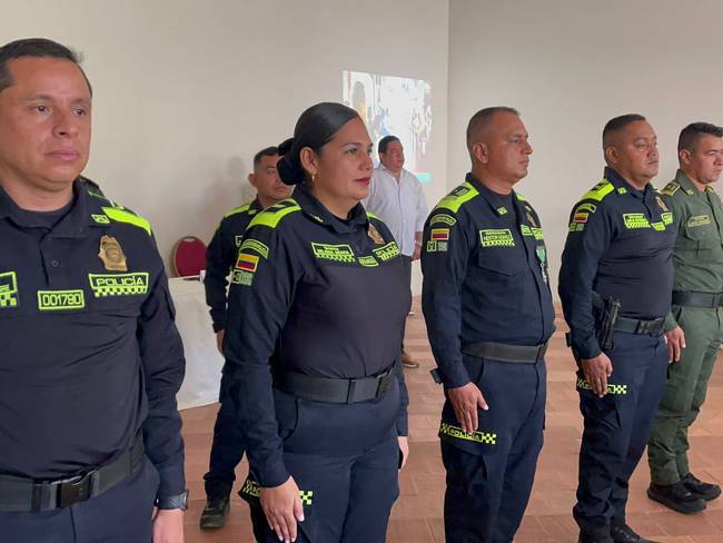 Condecorados por su servicio a uniformados de la Policía Nacional en Bolívar