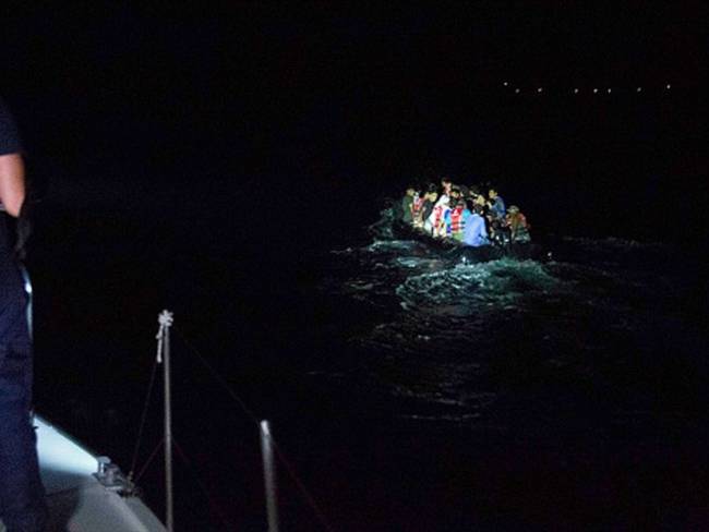 Así es el trabajo de Salvamento Marítimo, héroes que rescatan migrantes en el Mediterráneo. Foto: Getty Images