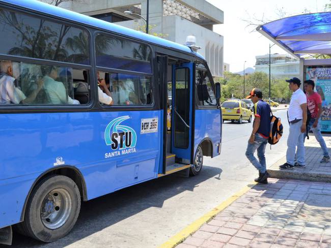 Más de 600 buses atienden a los samarios en el Día sin Moto