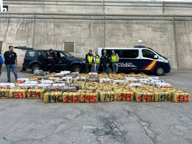 Incautación en España de un alijo de 4.5 toneladas de cocaína. Cortesía: Armada Nacional.