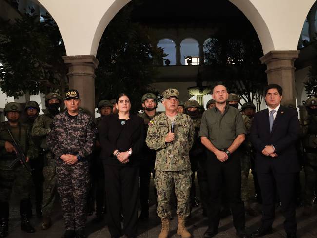 Las Fuerzas Armadas de Ecuador aseguran que no retrocederán ni negociarán  con terroristas