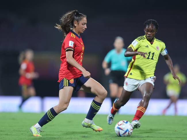 NAVI MUMBAI, INDIA - OCTOBER 12: Sandra Villafane  of Spain and Linda Caicedo of Colombia compete for the ball during the FIFA U-17 Women&#039;s World Cup 2022 Group C match between Spain and Colombia at DY Patil Stadium on October 12, 2022 in Navi Mumbai, India. (Photo by Joern Pollex - FIFA/FIFA via Getty Images)