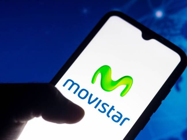 BRAZIL - 2021/08/06: In this photo illustration, the Movistar logo seen displayed on a smartphone. (Photo Illustration by Rafael Henrique/SOPA Images/LightRocket via Getty Images)