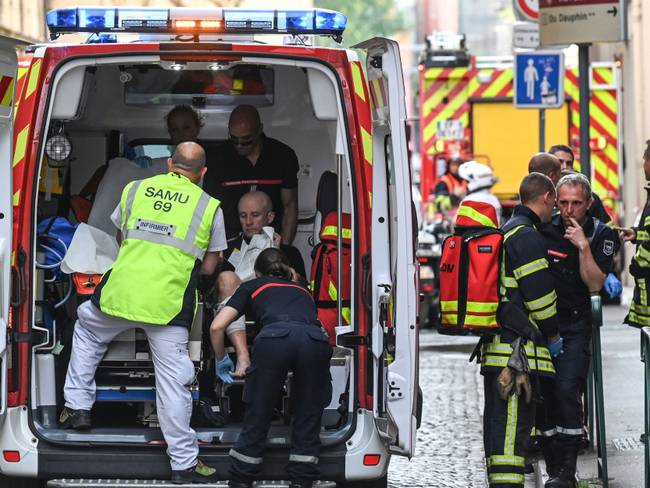 Trece heridos en atentado con paquete bomba en ciudad francesa de Lyon