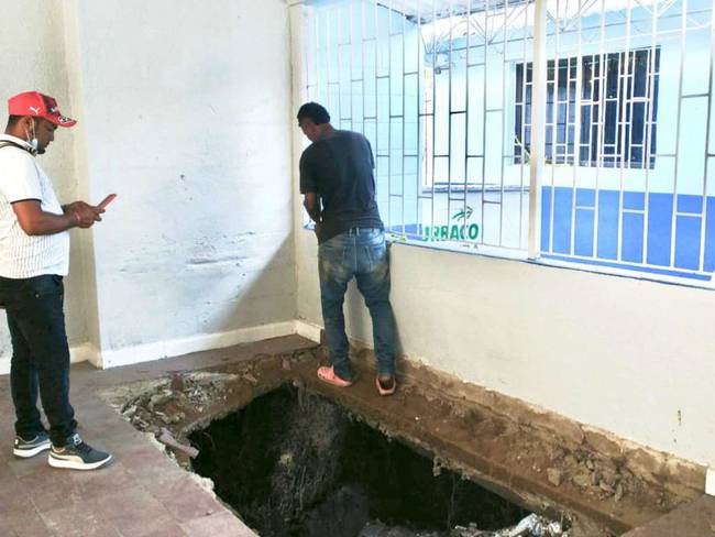 La Alcaldía de Turbaco a través de la Secretaría de Infraestructura municipal inició los trabajos de demolición de plantilla y piso