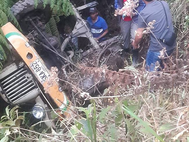 Un campero rodó por un abismo en el norte del Tolima