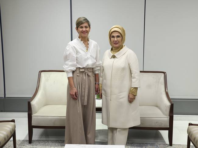 La primera dama de la nación se reunió  con la primera dama de Turquía, Emine Erdoğan.