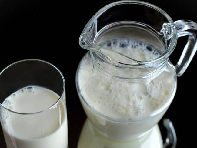 La leche seguirá subiendo de precio, debido a la baja producción en Antioquia