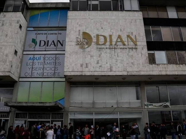 Imagen de la fachada de la Dian en Bogotá. Foto: Colprensa(Thot)