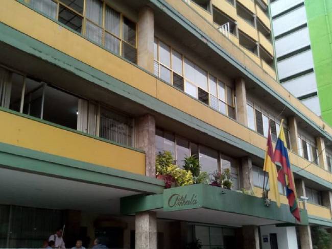 El hotel Ambalá esta ubicado en la calle 11 entre las carreras Segunda y Tercera. 