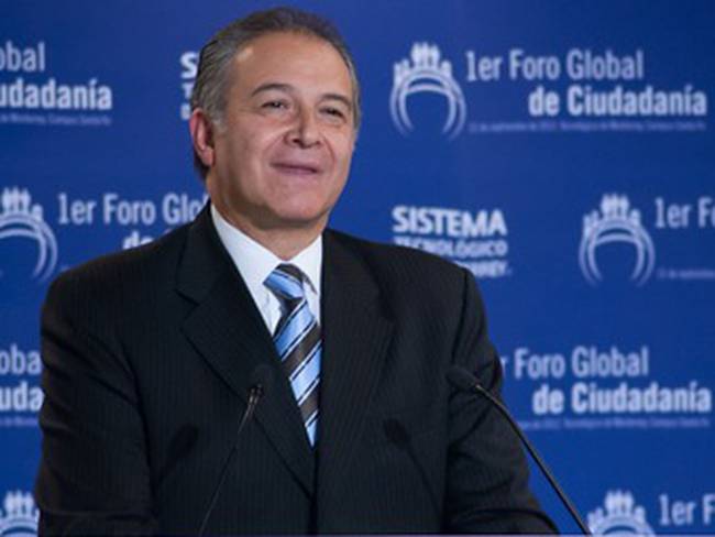 Vargas Lleras confirma que Gr. Naranjo es opción para Alcaldía de Bogotá