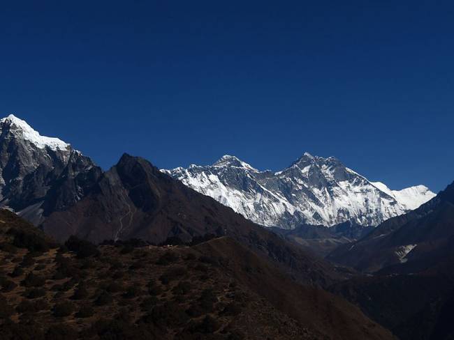Asciende el número de muertos en la cima del Monte Everest
