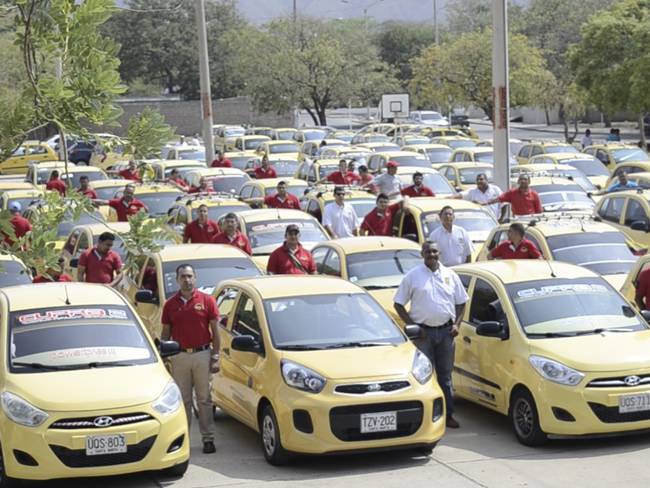 Más de tres mil taxistas anuncian paro indefinido en Santa Marta