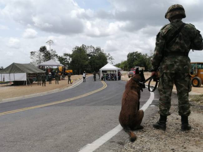 Ejército pavimentó 17 kilómetros de vía en el Catatumbo