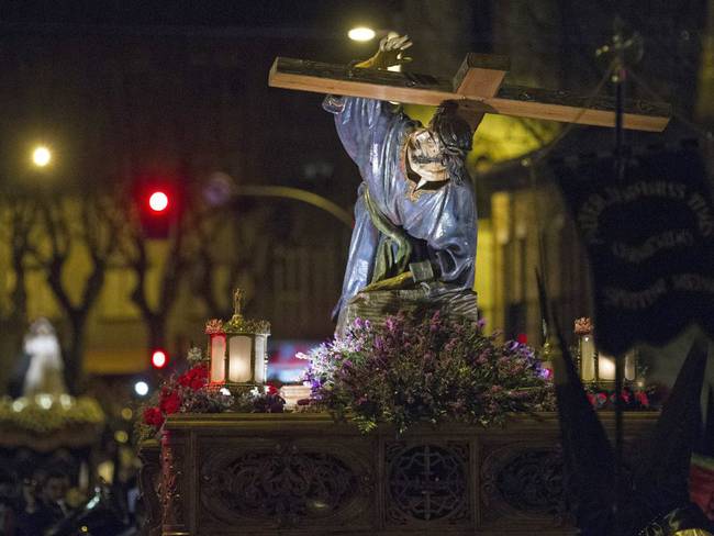  La imagen de &quot;Jesús en su Tercera Caída&quot;, en su recorrido por las calles de Zamora, durante la Semana Santa de la capital zamorana.