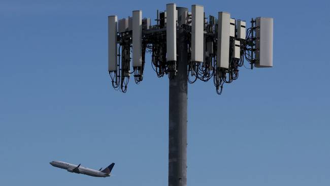 AT&T y Verizon posponen lanzamiento de red 5G cerca de aeropuertos en EE.UU.