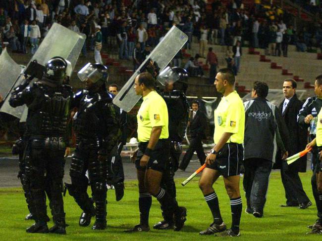 Dimayor suspendió a un hincha por 12 meses tras agredir a un árbitro