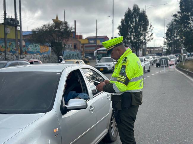 Policía en carretera // Foto: Policía de Tránsito Bogotá
