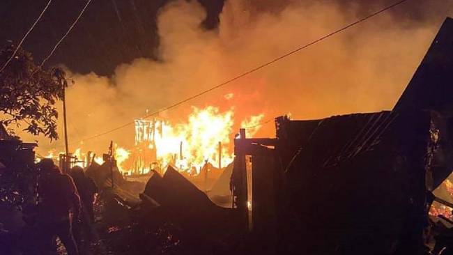 Incendio en asentamiento subnormal en barrio Las Colinas de Armenia