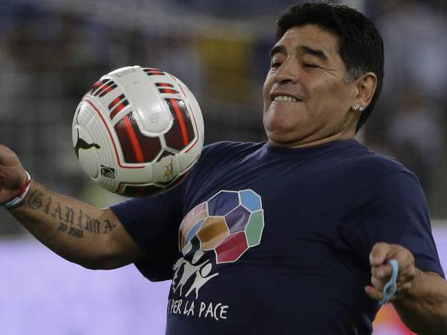 Maradona entrena a ritmo de “X”