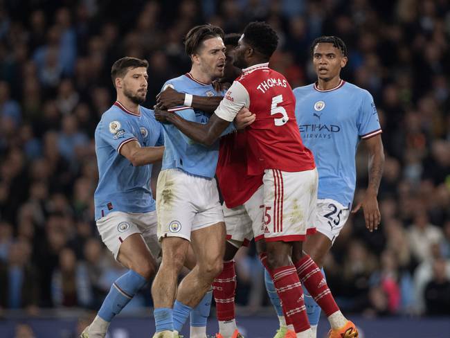 Arsenal y Manchester City kuchan por el título de la Premier League. (Photo by Joe Prior/Visionhaus via Getty Images)