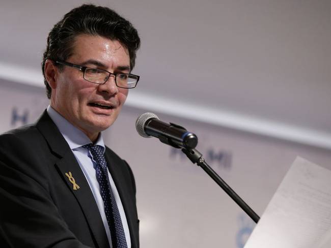 Alejandro Gaviria anuncia su candidatura presidencial