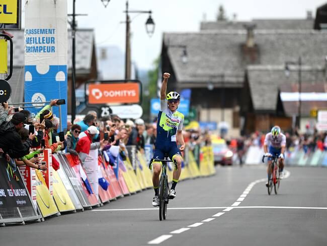 Georg Zimmermann celebra la victoria en la sexta etapa del Critérium del Dauphiné. (Photo by Dario Belingheri/Getty Images)