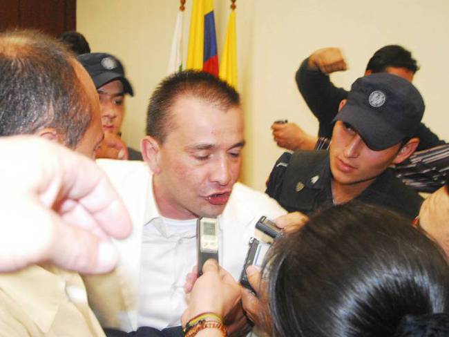 Carlos Arturo Fehó Moncada, exgerente de la Industria Licorera del Caldas, condenado por una contratación irregular para la distribución de licor en el Valle del Cauca. 