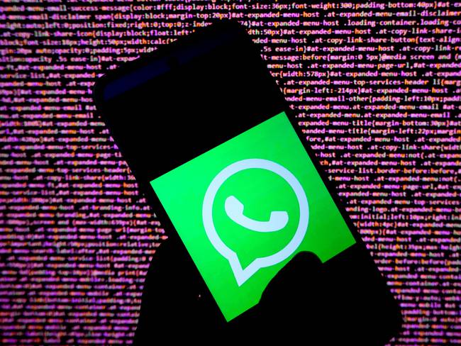 INDIA - 2022/08/22: In this photo illustration a Whatsapp logo seen displayed on an android smartphone. (Photo Illustration by Avishek Das/SOPA Images/LightRocket via Getty Images)