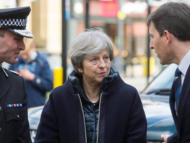 Theresa May dice que Londres no tolerará amenazas de Rusia