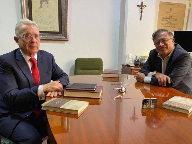 Propuestas a favor y en contra: Uribe tras reunión con Petro