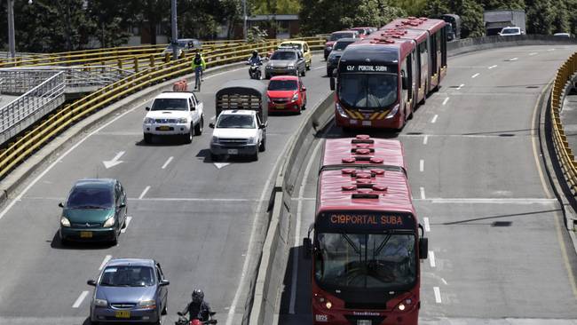 Imagen de referencia de vehículos en Bogotá. Foto: (Colprensa - Álvaro Tavera)