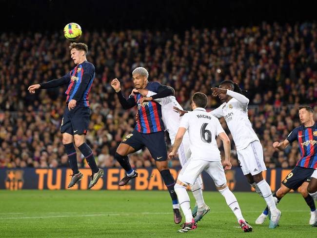 Barcelona vs. Real Madrid, partido por la Liga Española (Photo by JOSEP LAGO/AFP via Getty Images)